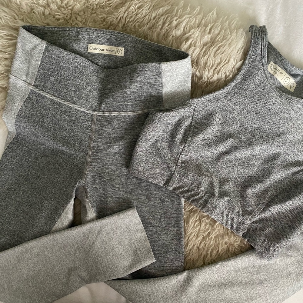 Outdoor Voices Set Athena Crop / Two Tone Leggings